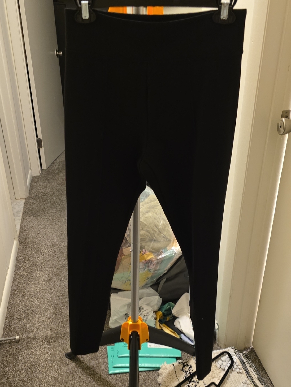 NWOT Romeo & Juliet Couture Black PONTE Leggings - Basic Pull-On